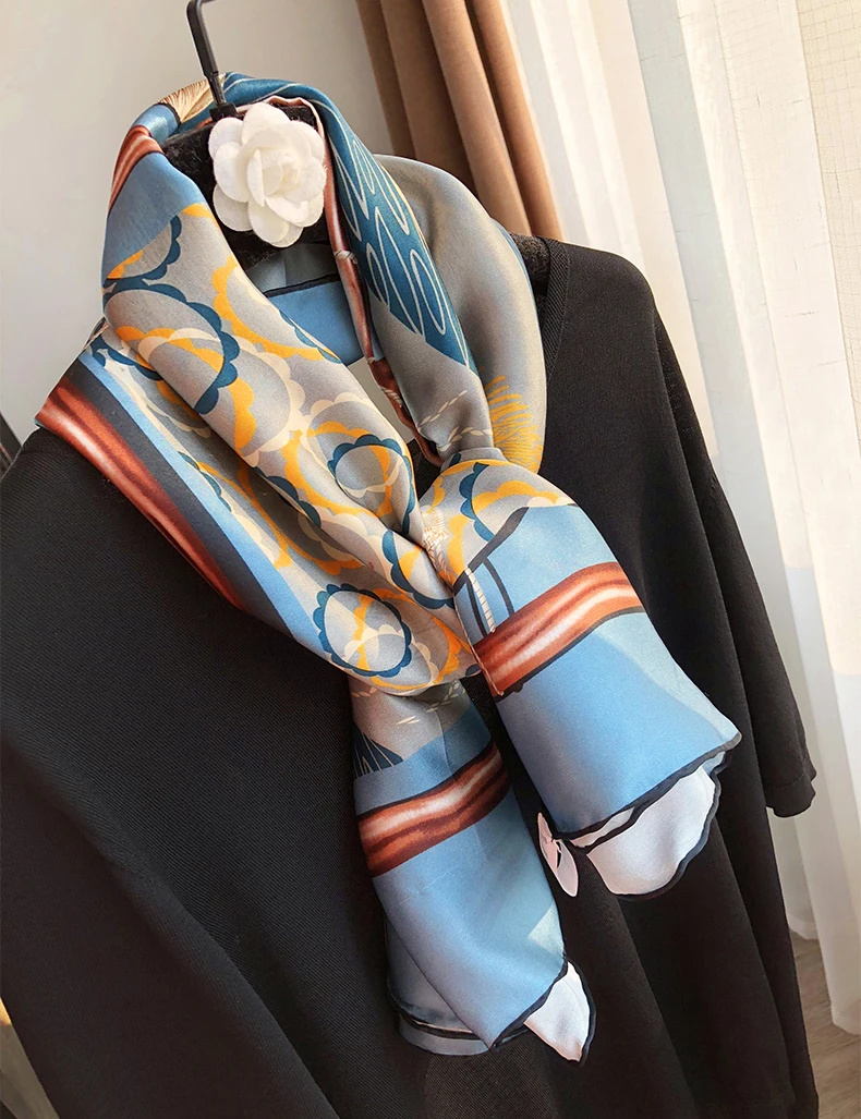 110cm Mulberry Scarves Square Scarf with Print Pelican Pure Mulberry Silk Scarf Rolled Edge Bandanas Elegant Woman Shawl