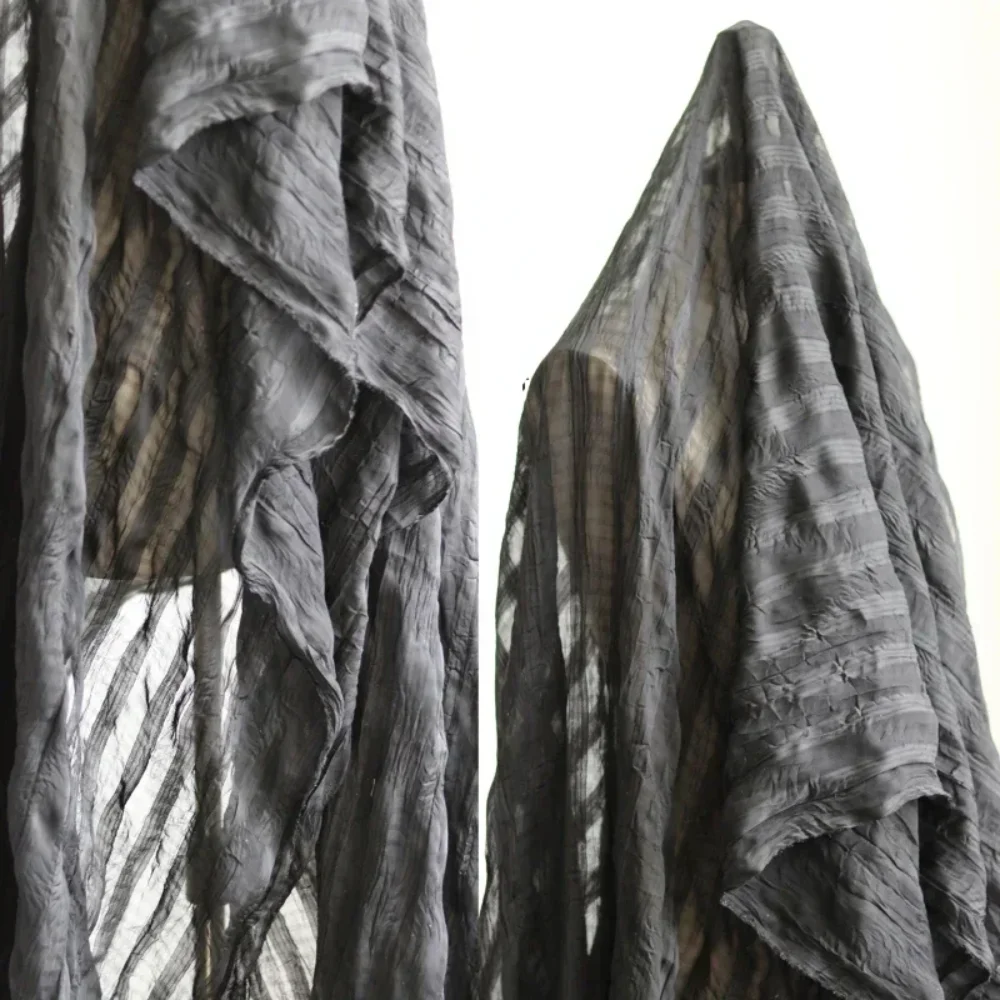 

Плиссированная ткань, темно-черная полосатая полупрозрачная ткань для платья, одежда, ткань для шитья одежды, полиэстер, материал