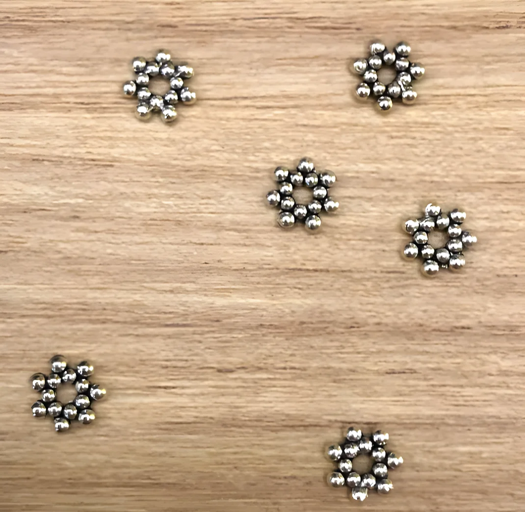 

200 шт. 7*7 мм металлические антикварные серебряные бусины-разделители из сплава для изготовления ювелирных изделий HW2534