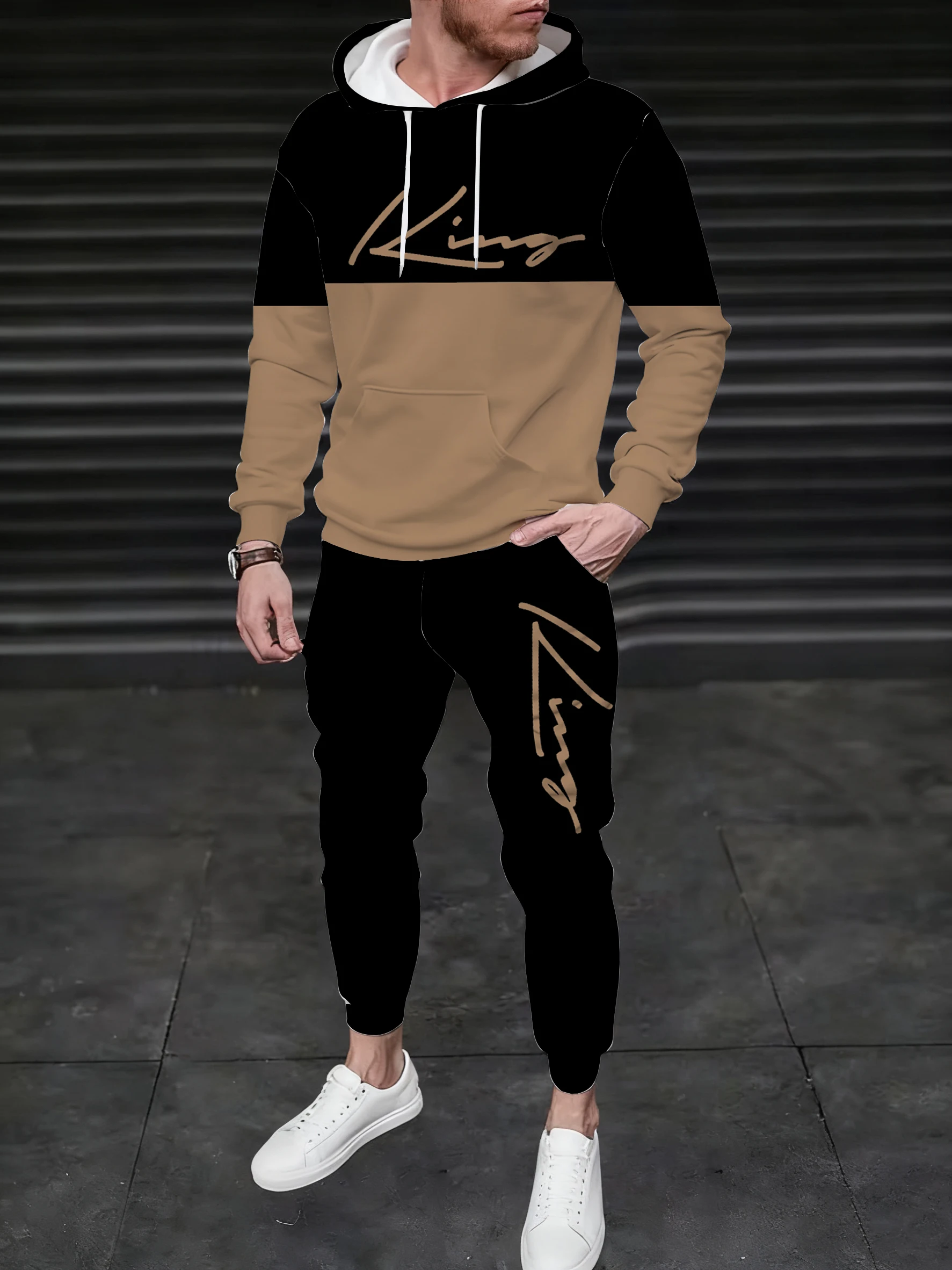 

Мужская толстовка с капюшоном в сочетании со спортивными штанами, контрастными цветами и буквами «KING», создает универсальный уличный стиль.