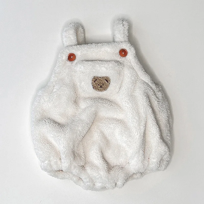 بدلة أطفال شتوية جديدة لعام 2025 بدون أكمام من القطيفة بالإضافة إلى بدلة مخملية سميكة للأطفال الرضع بحزام على شكل دب لطيف ملابس دافئة لحديثي الولادة