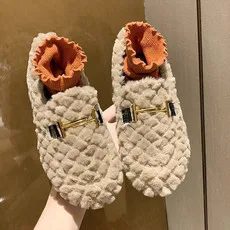 

Новые зимние бобы, волосатые туфли, плоская подошва с бархатной хлопчатобумажной обувью для верхней одежды, теплая и удобная женская обувь