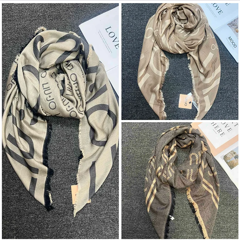 Foreign trade Italy Liu Jo original single dark jacquard letter temperament large square scarf new 130 * 130 shawl for warmth