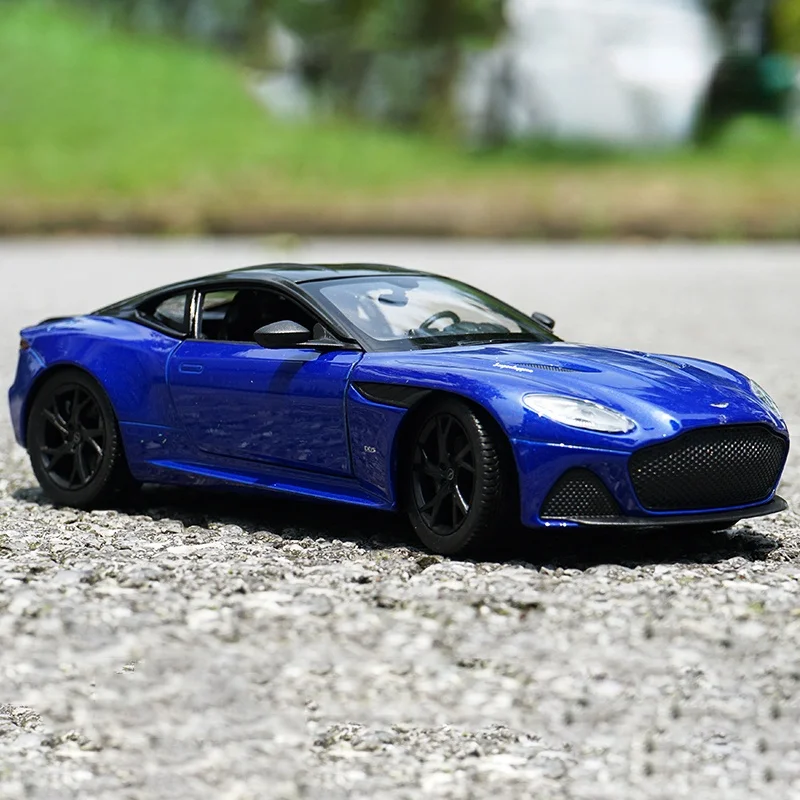 WELLY 1:24 Aston Martin DBS Superleggera Alloy car model crafts Ornaments Collection toy tool gift Diecasting Model Gift B156