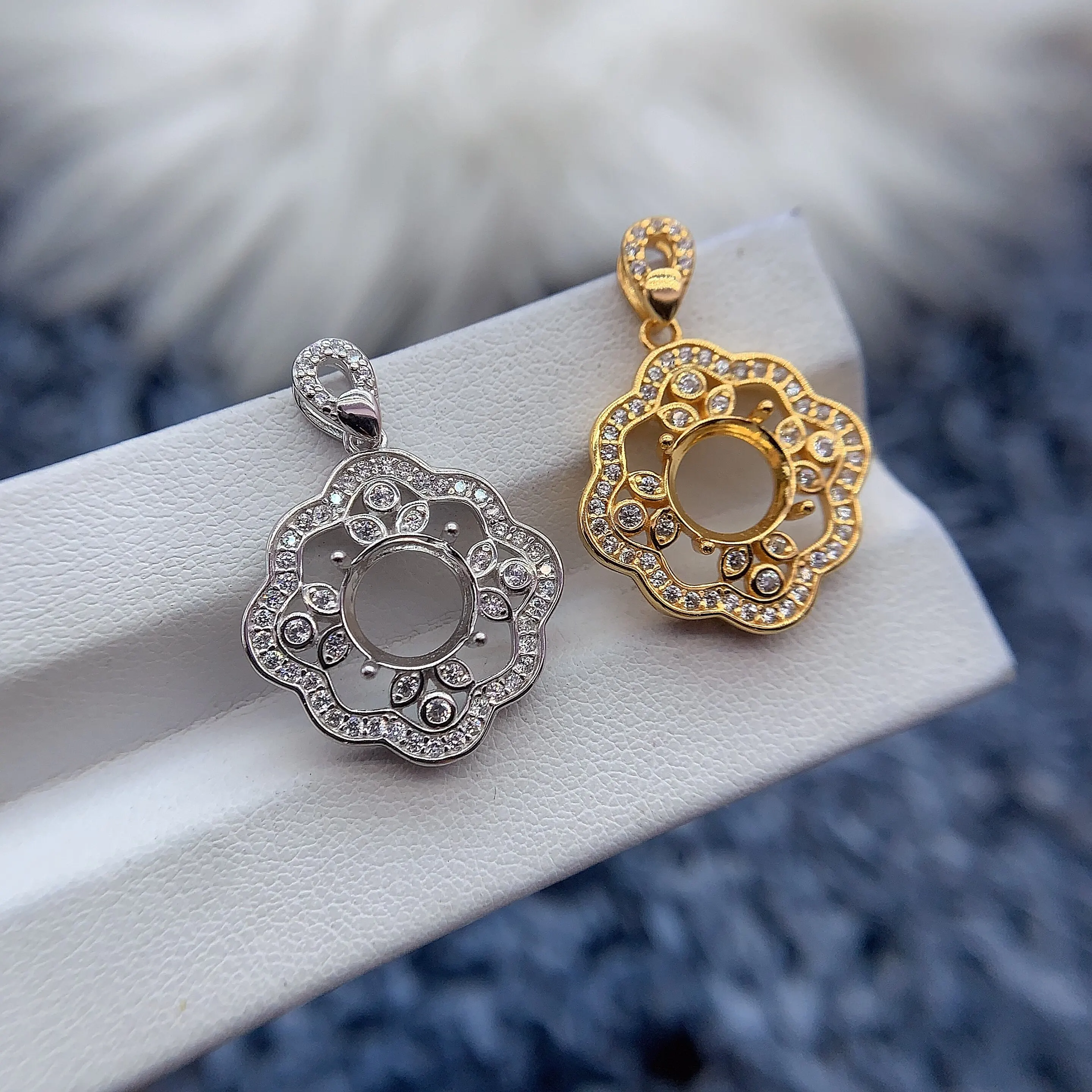 

MeiBaPJ Inlay Round 8*8mm S925 Sterling Silver Pendant Setting Zircon Holder Retro Court Versatile Accessories Jewelry Wholesale