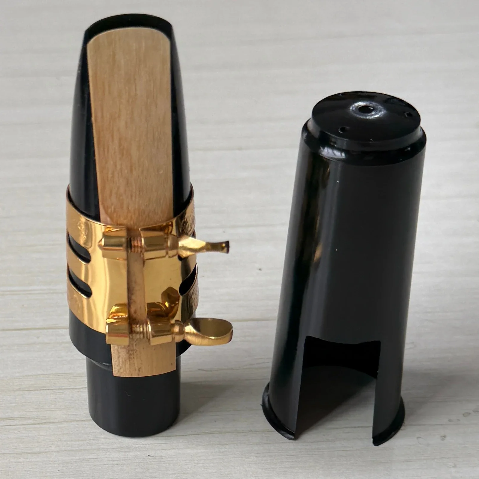 

10set Saxophone Mouthpiece Alto Tenor Soprano Sax Plastic with Cap Metal Buckle Reed Woodwind Instrument Accessories Parts