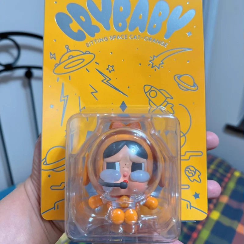 Echte Popmart Crybaby Space Cat Orange Figur Niedliche Puppe Trendiges Spielzeug Desktop Ornament Geburtstagsgeschenk Kawaii Modell Garage Kit