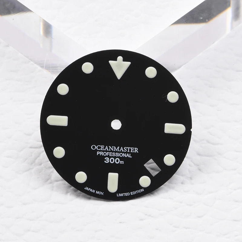 28.5mm Dial black without logo Dial 3.8 O'clock Crown Position C3 Super Luminous For NH35A NH36A movement thickness 0.4mm