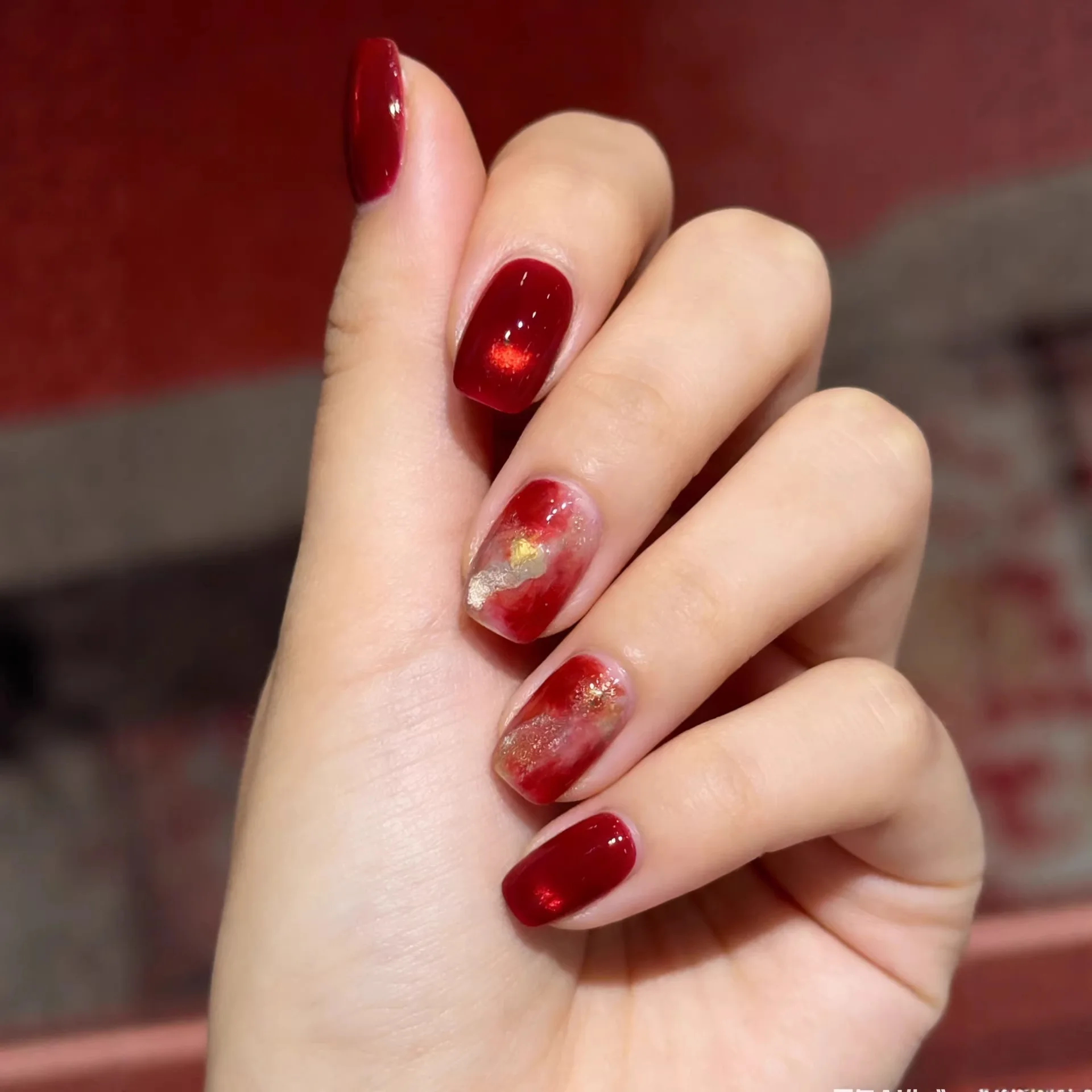 10Pcs Glitter Cat's Eye False Nails Tips Press on Short Ballet Design with Smudge Red Exquisite Women's Nails Finished Fake Nail