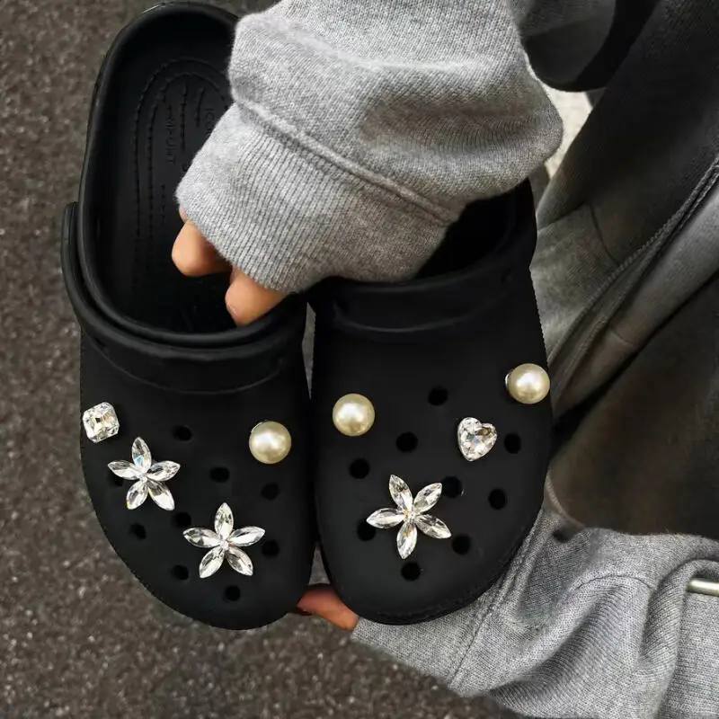 Korean Style Crystal Flower Clogs Accessories Women 2026 Summer New Luxury Rhinestore Shoes Charm Set Woman's Shoes Decorations