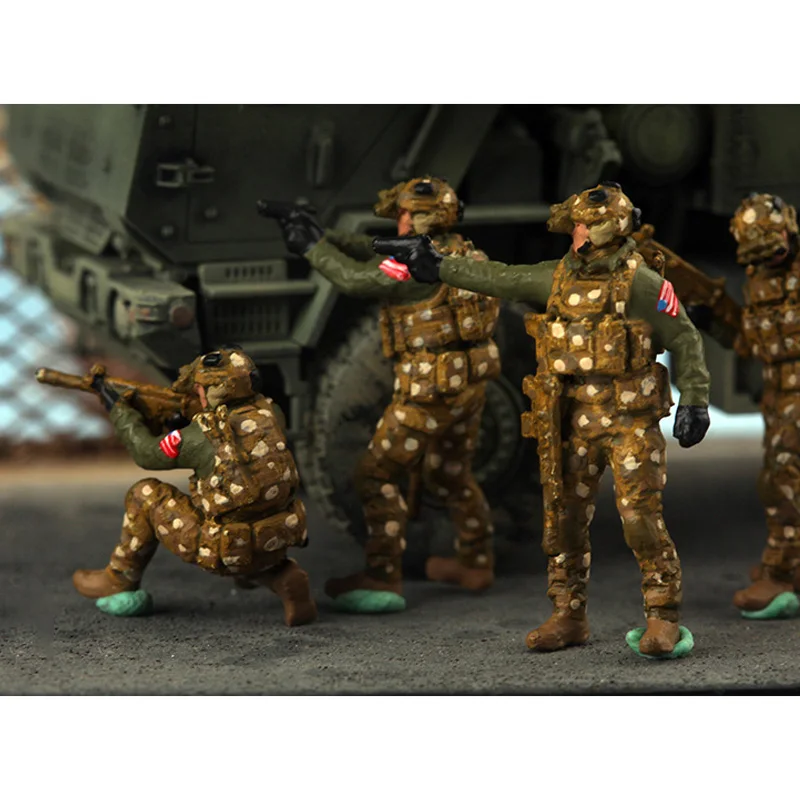 1:72 Scale เรซิ่น US Navy SEALs กองกําลังพิเศษ 6 สมาชิกกลุ่มฉากอุปกรณ์เสริมรุ่นผู้ใหญ่ของเล่นคลาสสิกของขวัญจอแสดงผลแบบคงที่