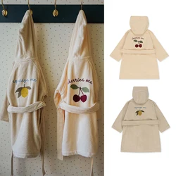 Children's bathrobe 23 KS baby flannel bathrobe children's bath towel cape cape absorbent bathrobe men's and girls' pajamas