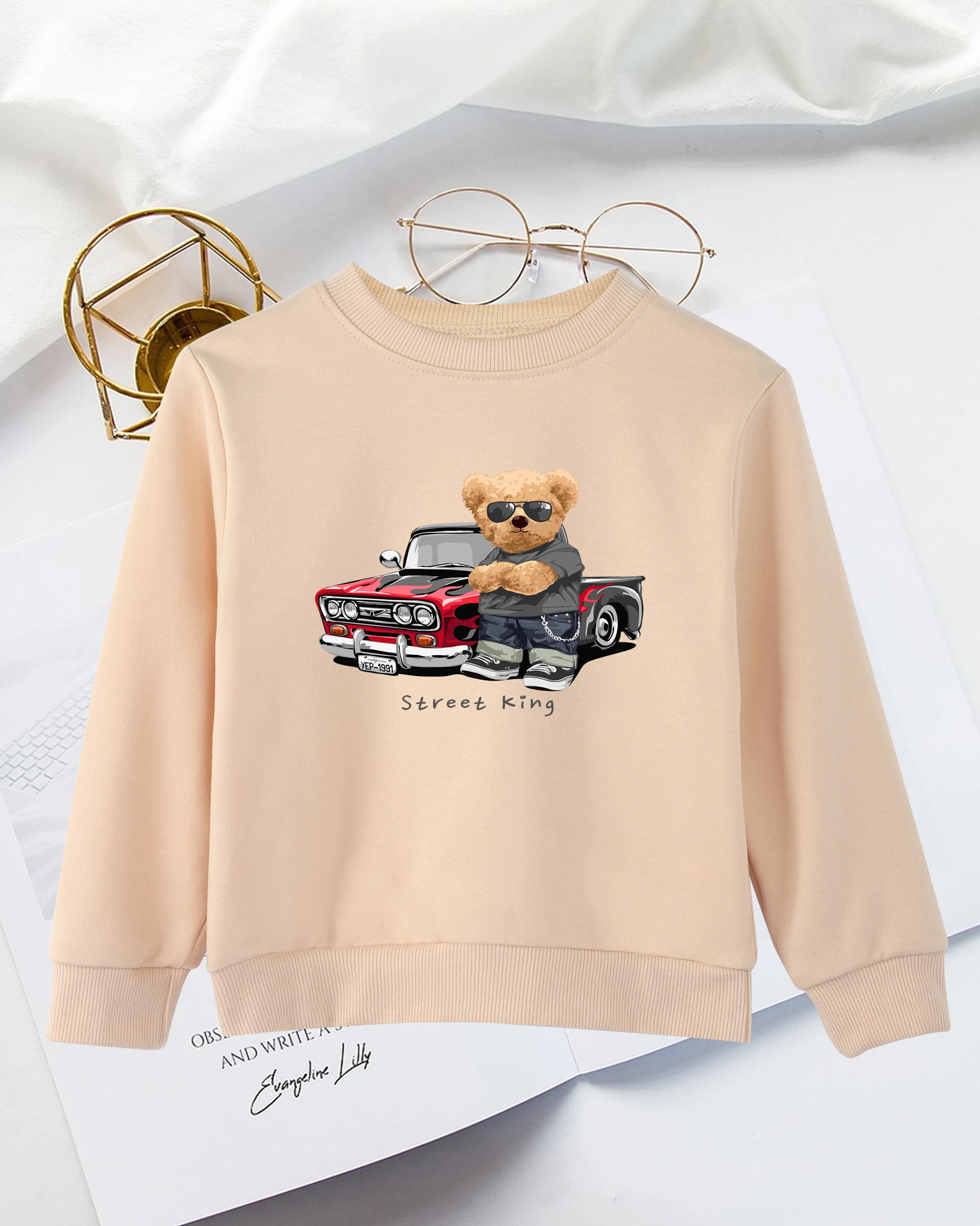 Classic car teddy bear print autumn and winter trend unisex fashionable and cute style hoodie