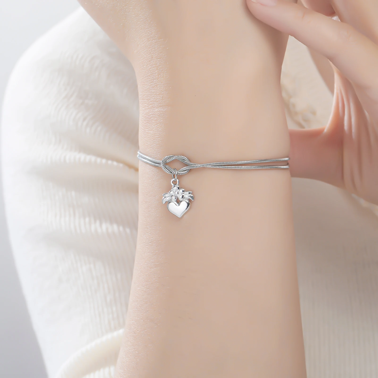 Kkjoy Schlangenkette Knoten Herz Blumen Armband Edelstahl Zierlicher Ins-Stil Niedlicher Schmuck Valentinstag Geschenk für Frauen Mädchen – Detail 4