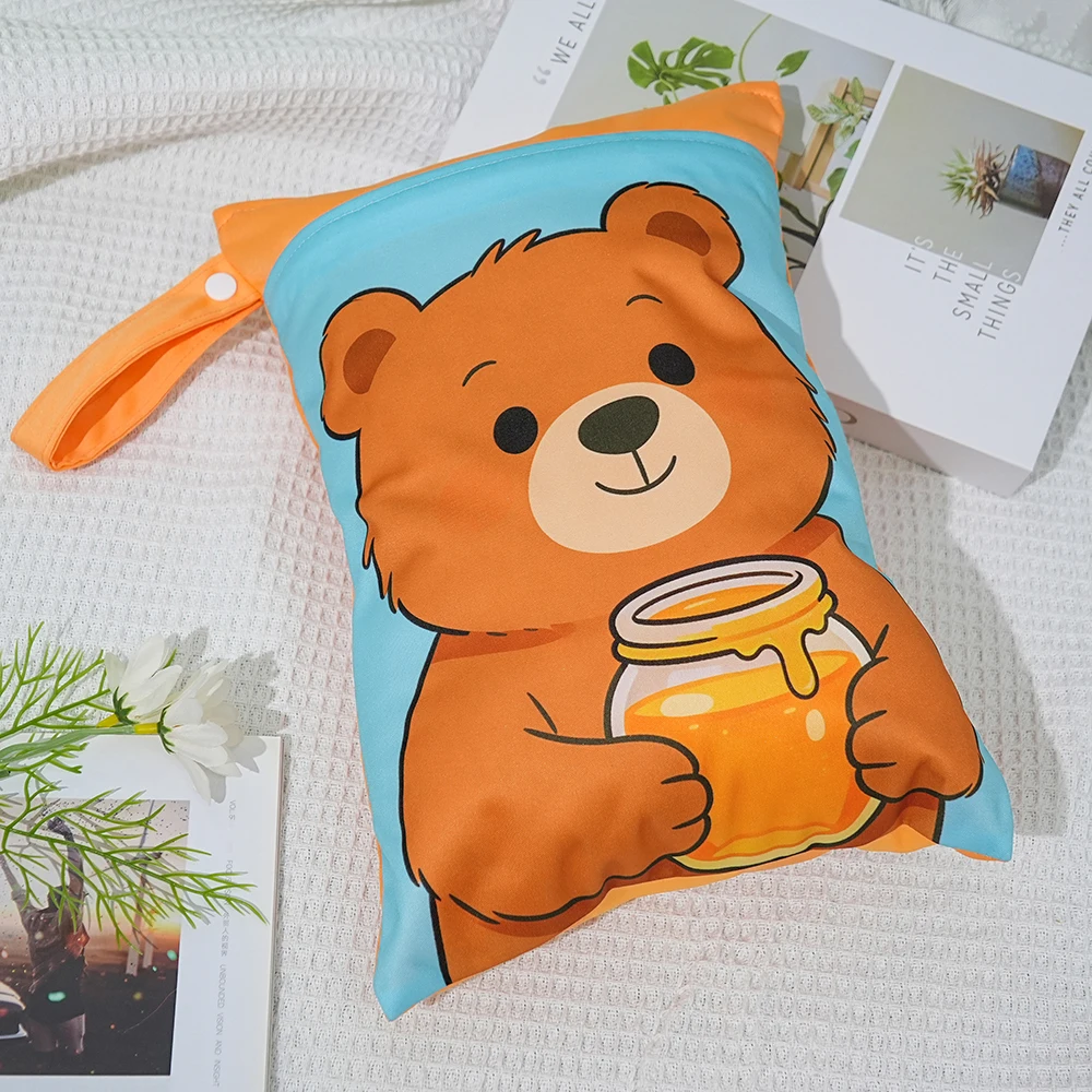 Babyshow 1 x waschbarer Nass-Trockenbeutel, Wetbag für Babywindeln, wasserdichte, wiederverwendbare Wickeltasche mit zwei Reißverschlüssen, 25 cm x 35 cm – Detail 9