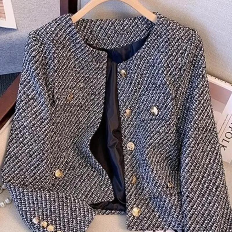 Hot 2026 Spring Autumn New Women Clothing French High End Design Sense Casual Versatile Fashion Small Fragrant Round Neck Tops