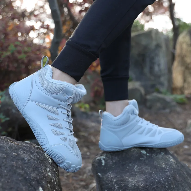 New Winter Hiking Boots Warm Snow Shoes Breathable Mid Top Couple Outdoor Sports Shoes
