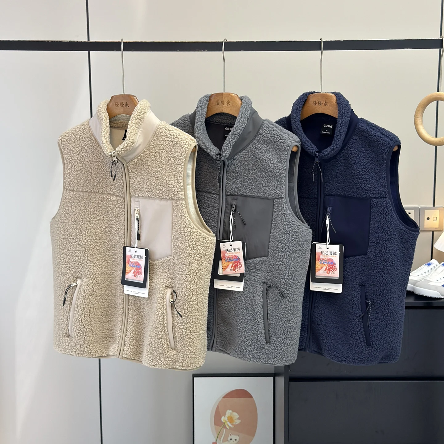 

Thiened двусторонний бархатный жилет из искусственной овчины для мужчин и женщин, теплый пригородный жилет на молнии, цвет