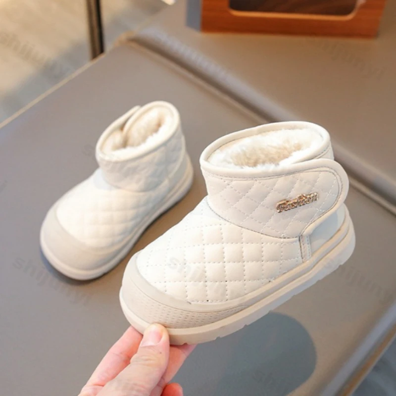 Winter Baby Snow Boots 2025 New Cotton Shoes Soft Soled Baby Walking Shoes Outdoor Warm Boys Girls Comfortable Casual Shoes