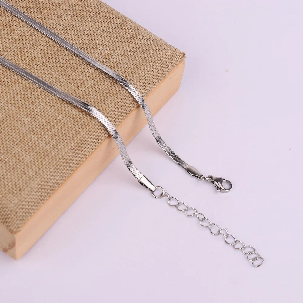 4mm Herren Edelstahl Flache Schlangenkette Halskette Einfache Schlüsselbeinkette für Damen Modeschmuck Hip-Hop-Accessoires – Detail 5