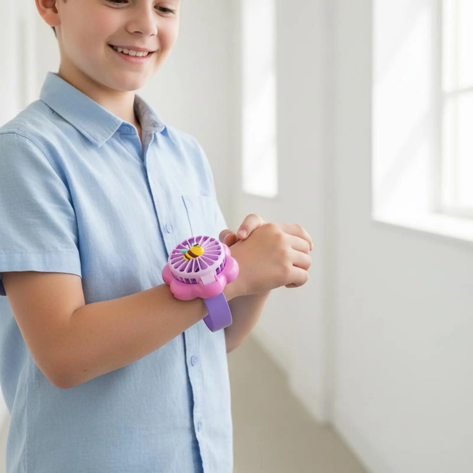 Cartoon Wrist Fan Mini Flower Wrist Fan Personal Cooling Portable Cute Design for Students, School, Outdoor