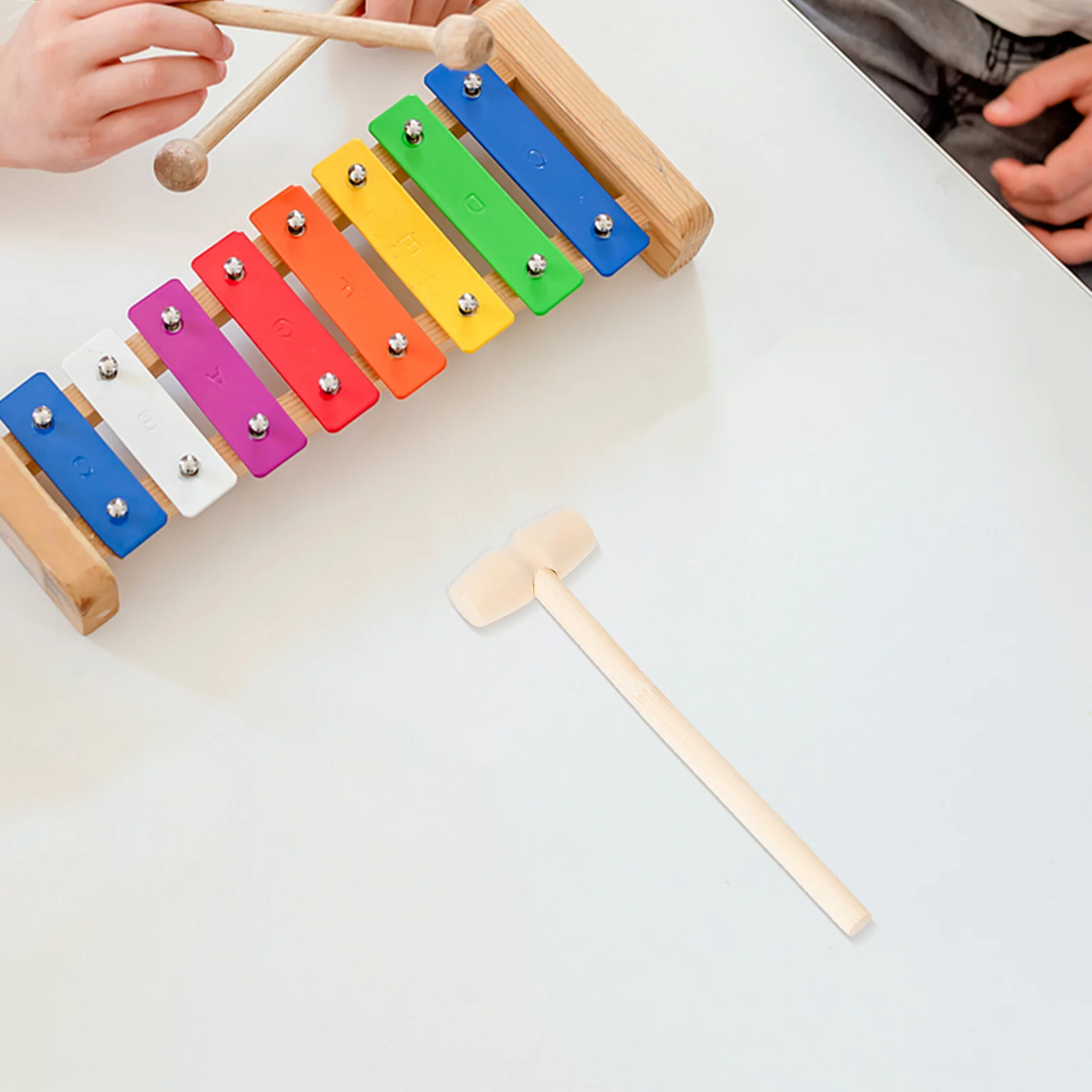 50 قطعة مطرقة خشبية صغيرة مطرقة صغيرة للأطفال تصميم قوي برأس مسطح تعليمي قصف لعب تطوير المهارات الحركية الدقيقة #5
