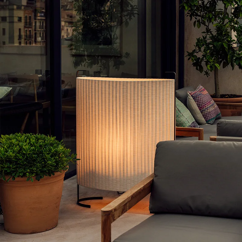 Outdoor waterproof villa high-end ambient lights, courtyard landscape decorative lights, creative floor standing lights, outdoor