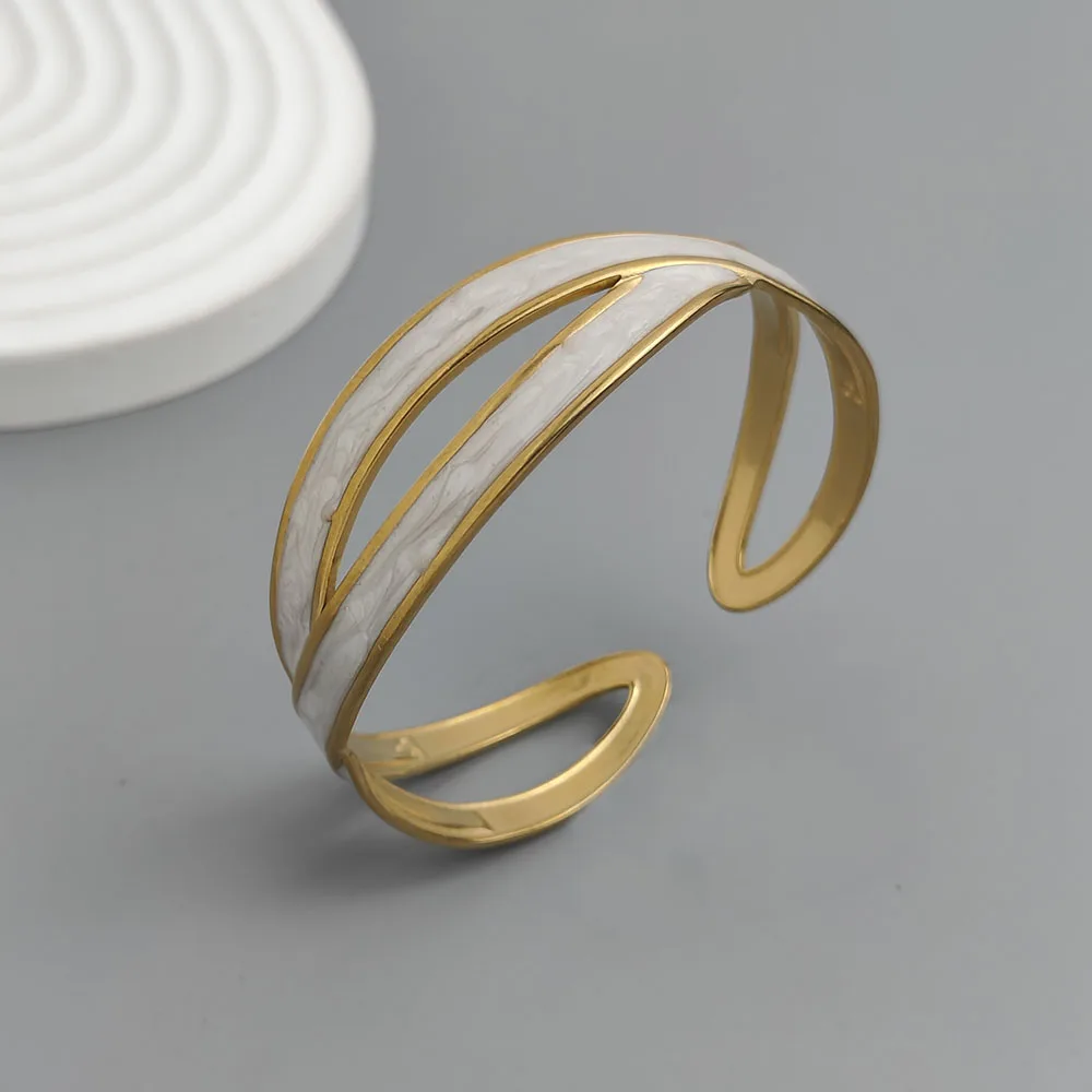 Fashionable irregular enamel bracelet for women, waterproof and non-fading heavy metal stainless steel jewelry, party gift