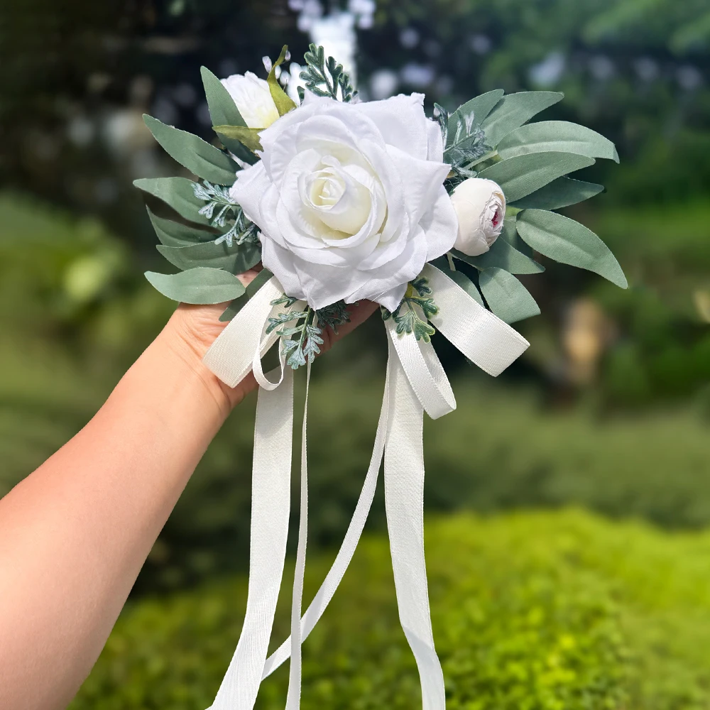 Weiße Rosen Rustikale Hochzeitsauto-Dekoration, Mit Künstlichen Eukalyptusblättern und Elfenbeinfarbenem Satinband, für Hochzeitsstuhl-Dekoration – Detail 3