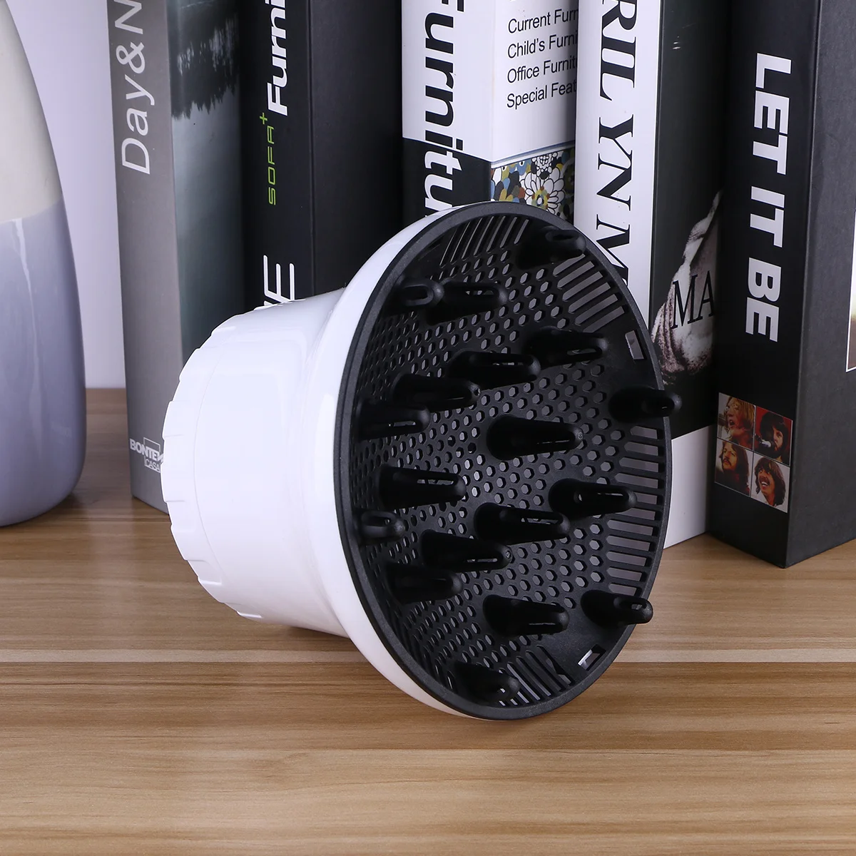 

Electric Hair Dryer Diffuser Nozzle White High Temperature Resistant Plastic Attachment for Curly Wavy Straight Natural Hair
