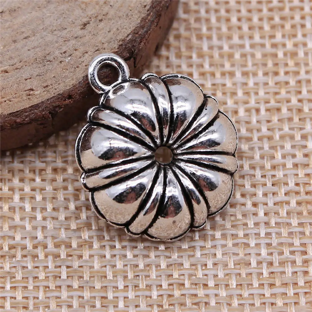 Car Pendant Bundt Cake Pan Charms Vintage Jewelry 20x24mm 4pcs