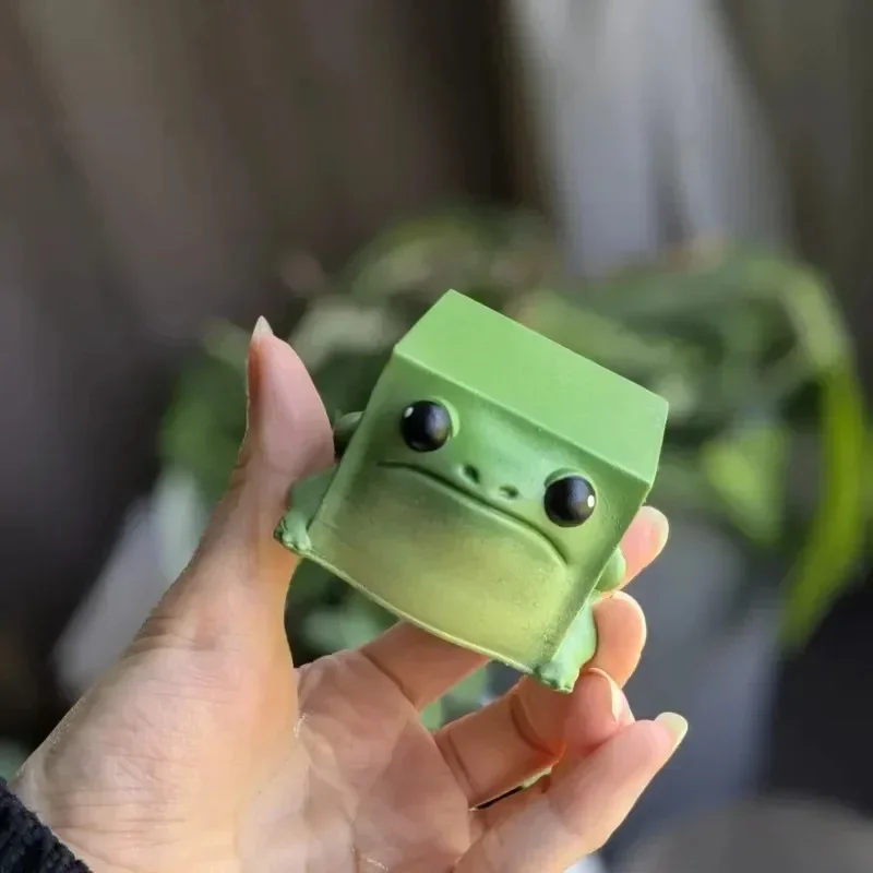 Latest Models Ugly-Cute Frog Resin Figurine Animal Sculpture Home Garden Outdoor Desktop Decoration Cute Amphibian Ornament