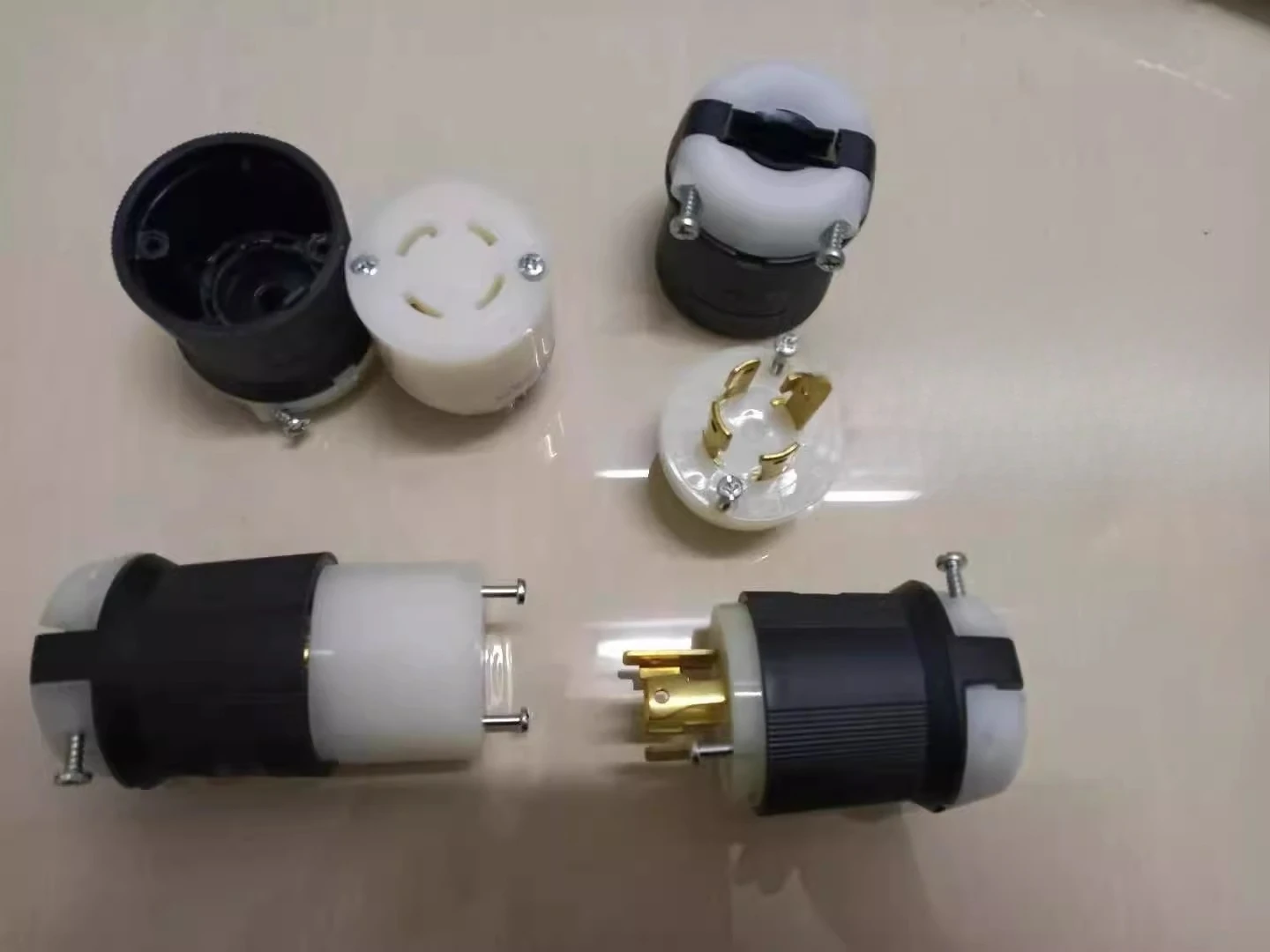 Penjualan panas 2025 Steker HBL2723 HBL2721 HBL3735 HBL9965C