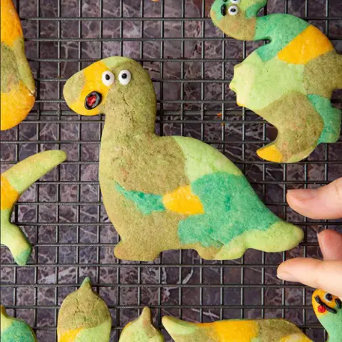 1pcs Dinosaur Egg Stainless Steel Cookie Cutters Biscuit Mould Fondant Cake Decor Tool Chocolate Rice Ball Bakery Pastry Shop