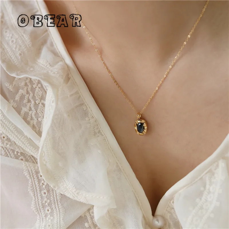 French Elegant Black Zircon Vintage Pendant Necklace for Women Fashion Simple Stainless Steel Plated 18K Gold Jewelry