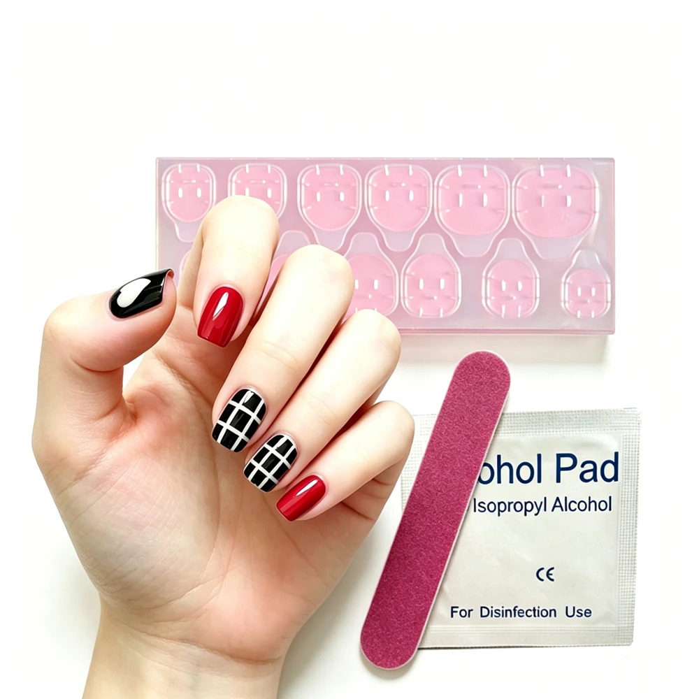 Square Glossy Burgundy Black Grid Heart Press On Nails Classic Checkered Love Pattern Fake Nails For Daily Party Use