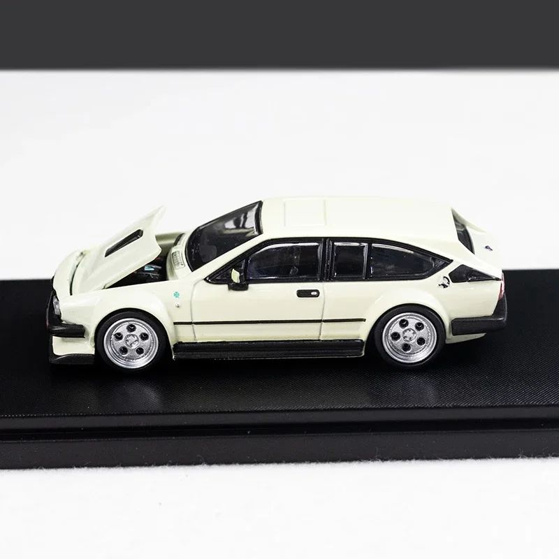 TPC 1/64 Alfa Romeo GTV6 Limited Edition legering speelgoedmotorvoertuig gegoten metalen model