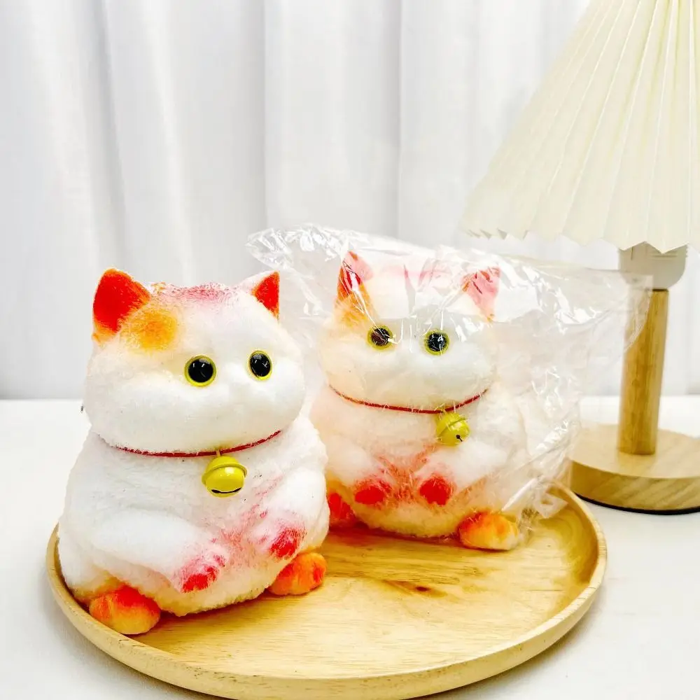 การ์ตูนแมวใหญ่ตุ๊กตาของเล่นบีบ Cat Bell Bow Cat Shaped Squeeze ของเล่นสัตว์ที่มีสีสันประดิษฐ์ตุ๊กตาบีบของเล่นสํานักงาน