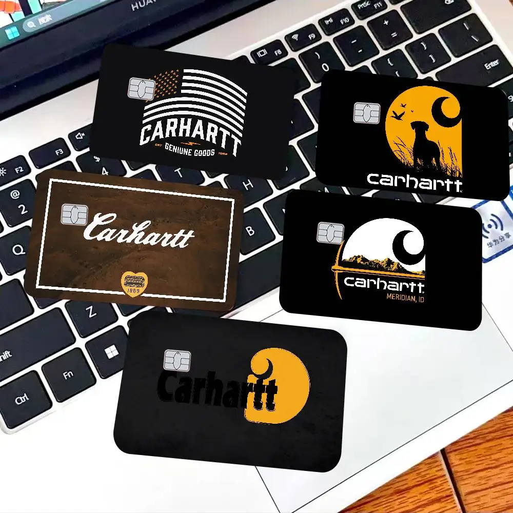 Cinta adhesiva de vinilo mate con logotipo de C-Carhartt en dorado, plateado y negro para tarjetas bancarias de crédito y débito.