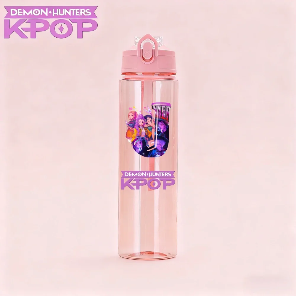 ขวดน้ำ Kpop Demon Hunters ขนาด 800 มล. ใหม่ พร้อมตัวอักษร A-Z แก้วน้ำหลอดดูดสำหรับสาวๆ แบบพกพา ขวดน้ำทรงน้ำเต้า ของขวัญ Kpop HUNTR/X
