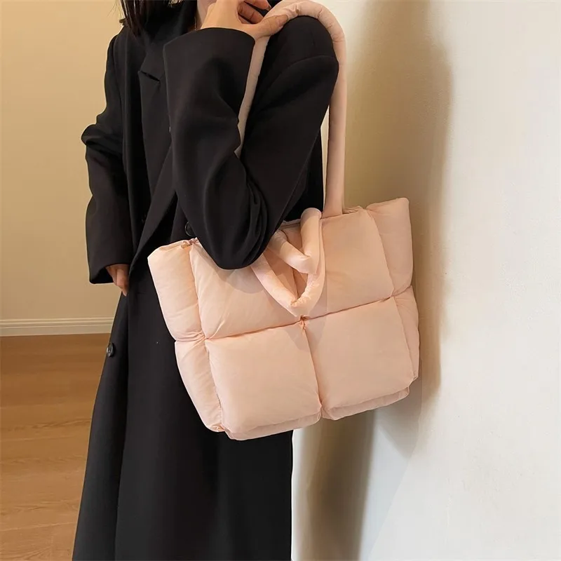 Bolso de hombro cuadrado suave de Color sólido para niñas, bolsos de mano de moda de sentido de alto grado, monederos y bolsos de viaje simples populares, nuevo