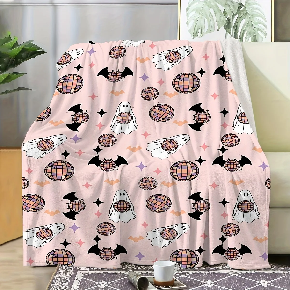 

1pc Creative Pink Ghost Pattern Flannel Print Blanket, Halloween, Home Decoration, Contemporary Style Blanket, Soft