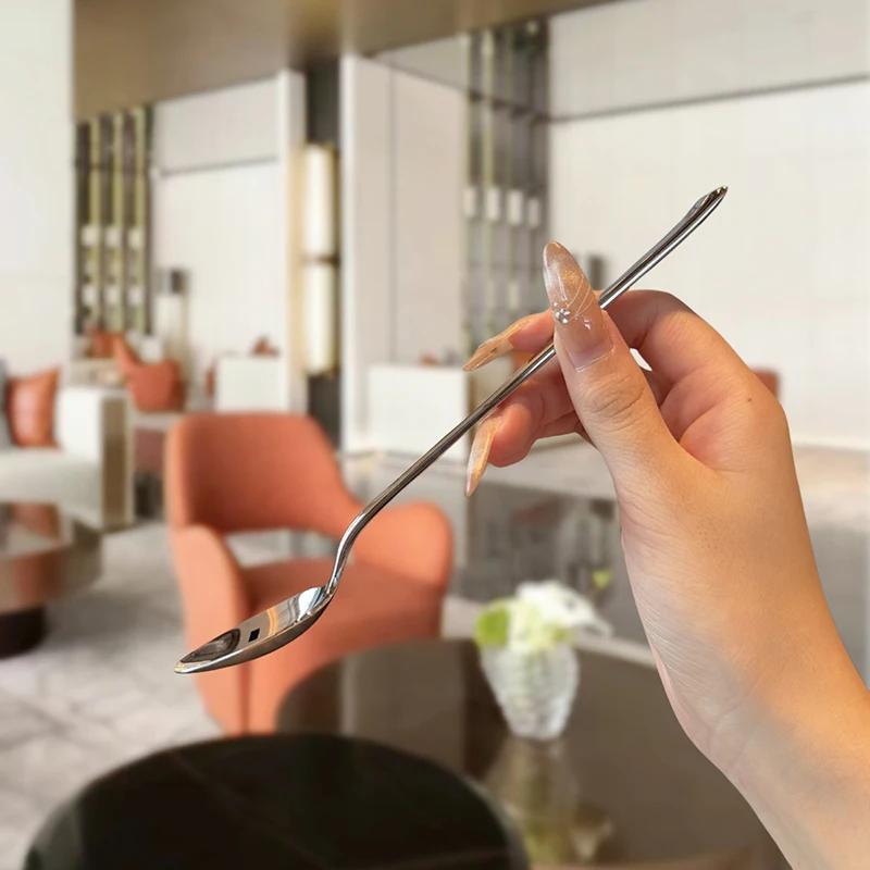 Cuillère ronde en acier inoxydable, filet rouge doré, manche long, cuillères à dessert en remuant pour accessoires de cuisine, gadgets