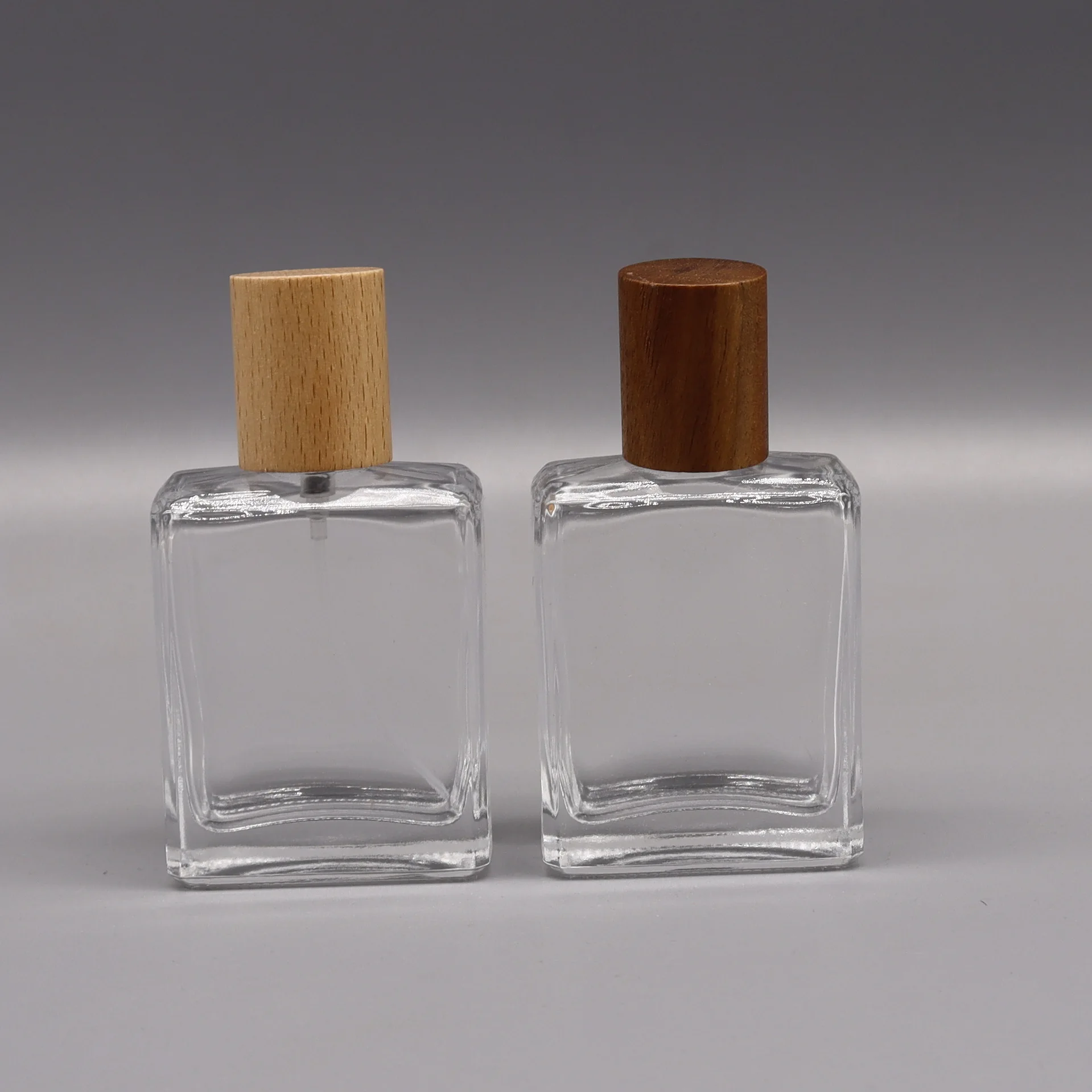 1Pcs 50ML Glass Perfume Bottle Spray Bottle Wood Cap Fine Mist Sub-bottle Dispenser Atomizer Travel Essential Cosmetic Container