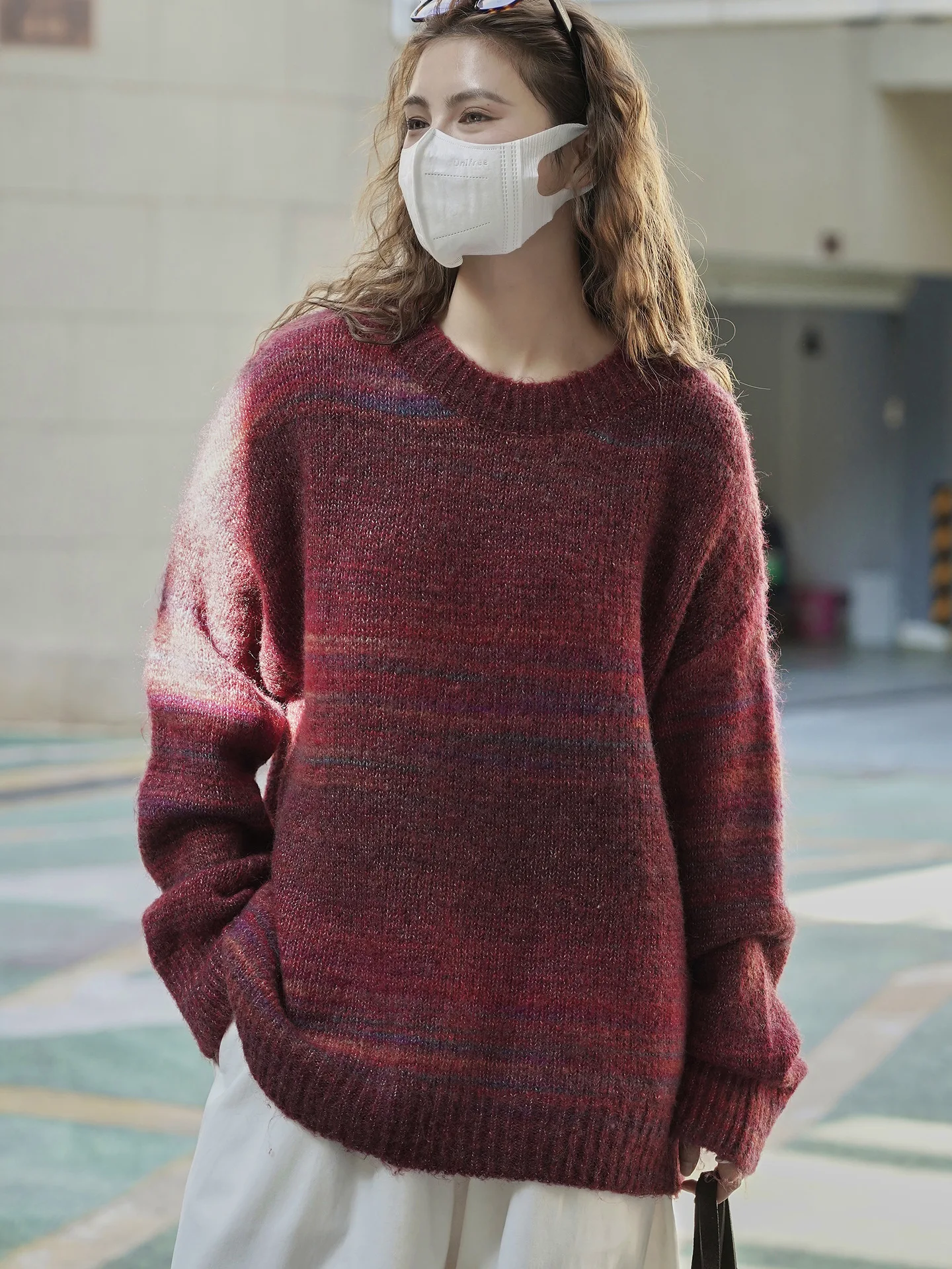 Invierno nuevo coreano retro gradiente contraste rayas suéter de lana cuello redondo top suelto para mujeres