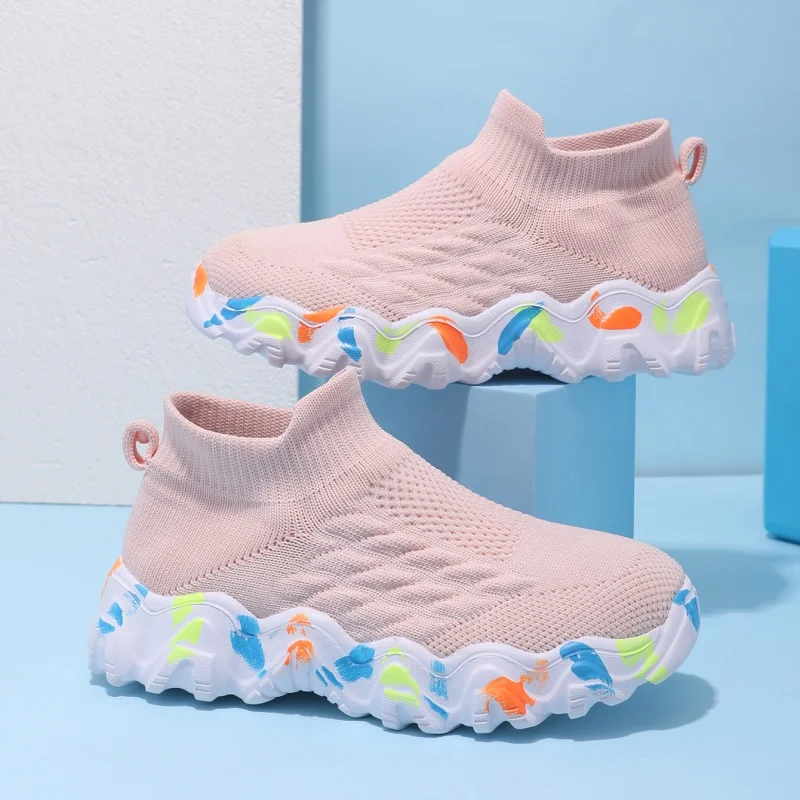 A pair of children's stretch breathable mesh trainers, lightweight flexible non-slip outdoor slip-on sneakers MF-Y-MC5001