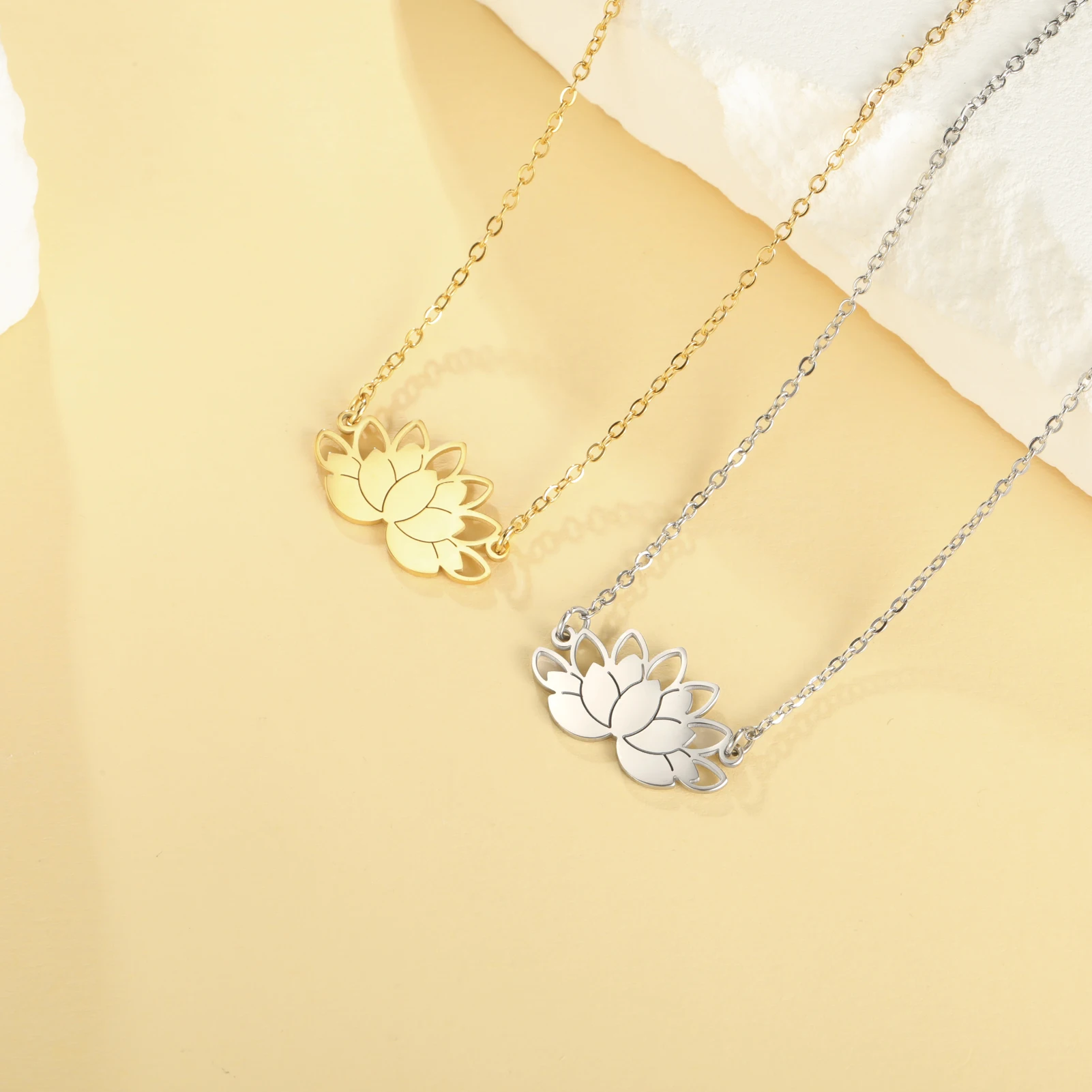 Teamer Lotus Flower Pendant Necklace for Women Girls Stainless Steel Buddhist Vintage Necklace Choker Wedding Amulet Jewelry