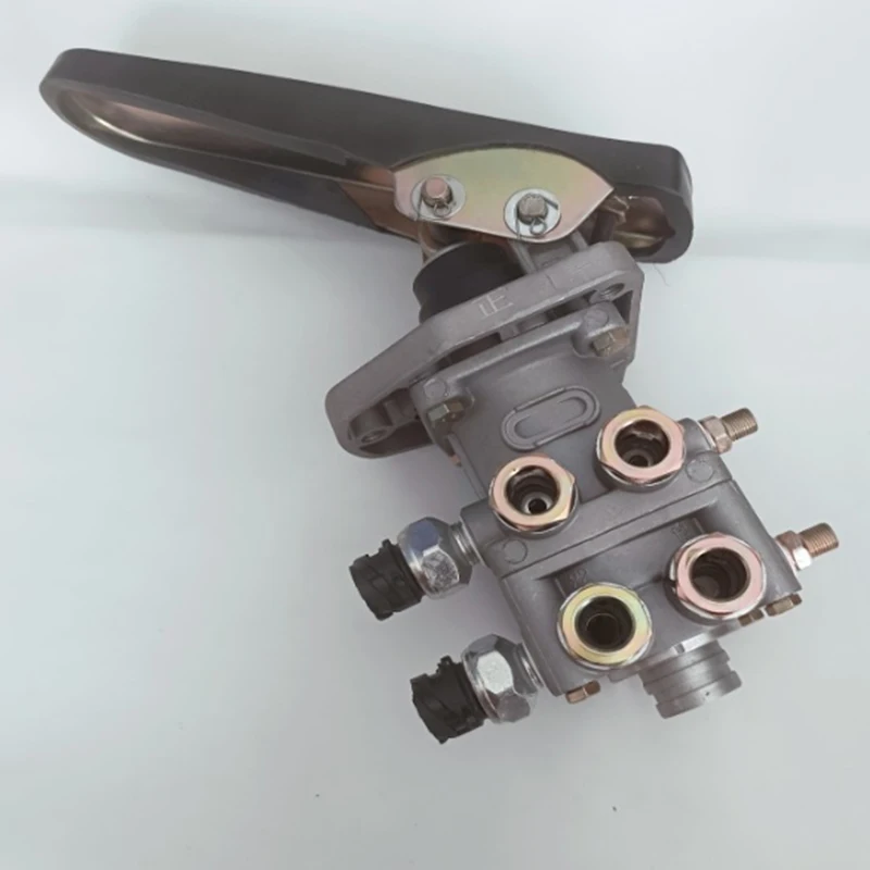 2025Foot صمام الفرامل جودة فائقة وسعر تنافسي King Long Motor Group قطع غيار السيارات صمام فرامل القدم