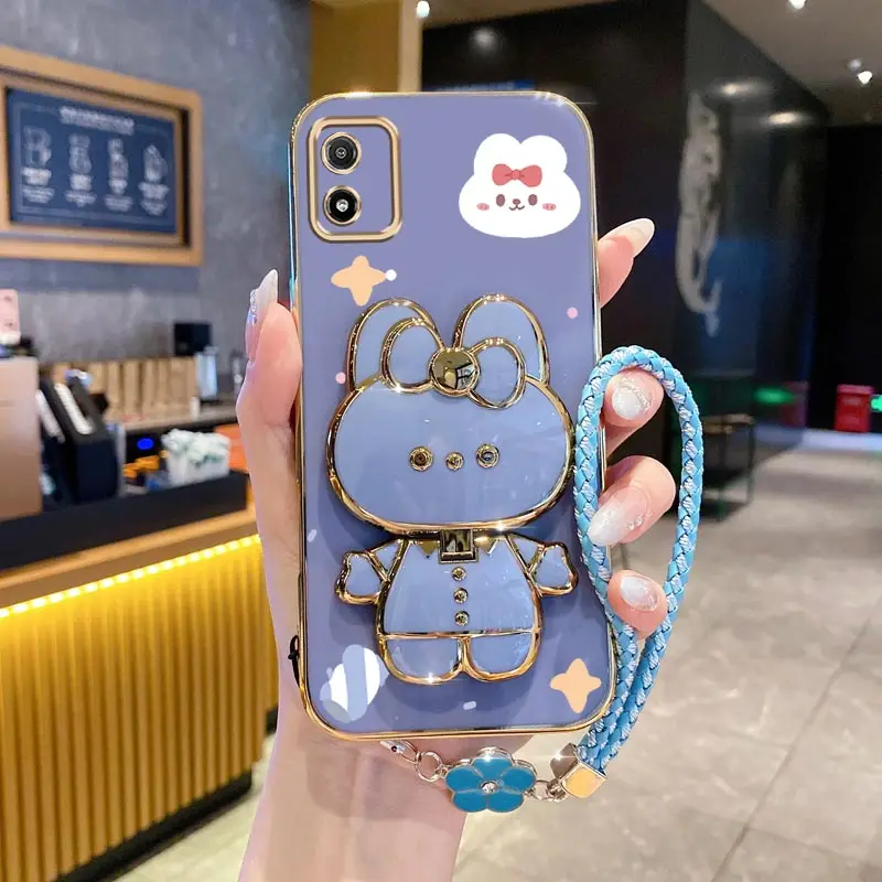 Clover Strap Bow Cu…