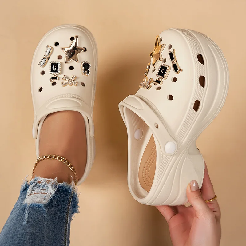 

Сандалии на толстой подошве для женщин, уличные модные тапочки с героями мультфильмов, женские садовые сандалии, сабо, водная обувь из ЭВА